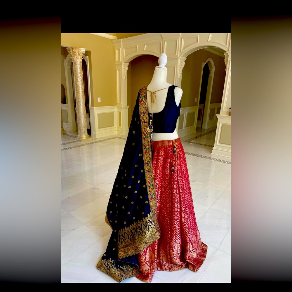 Elegant Banarasi lehengga skirt & dupatta